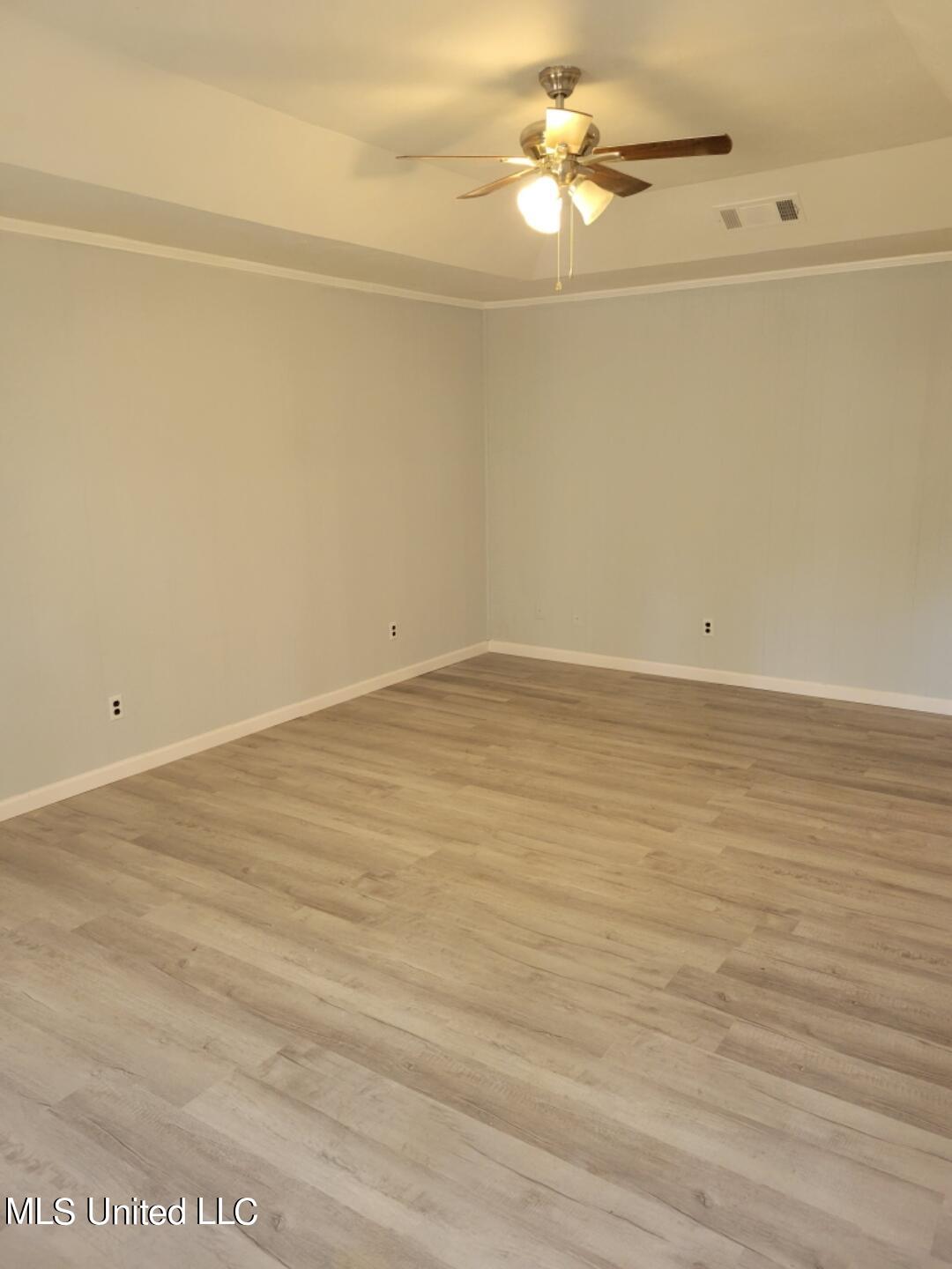 4081 West Lake Road Jackson, MS 39212 - Photo 3 of 20 living room