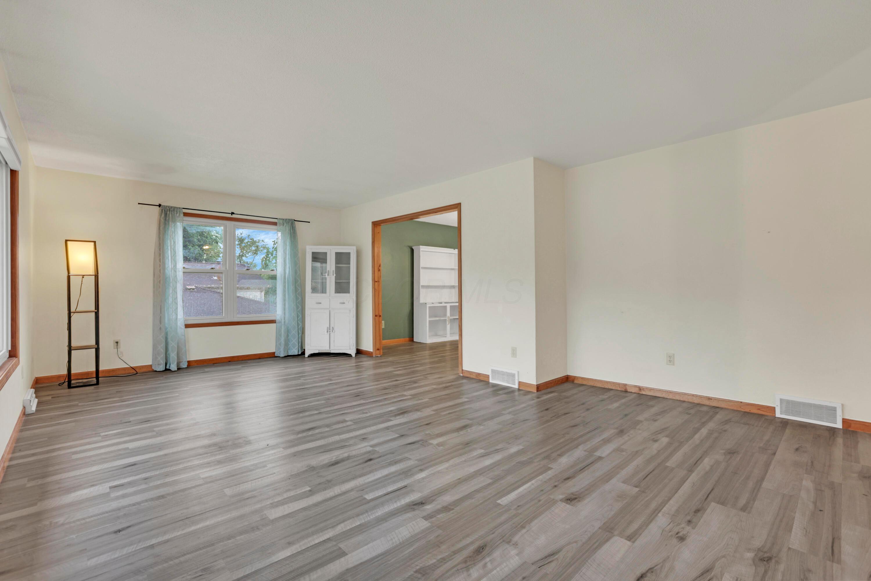 885 Hickory Road Heath, OH 43056 - Photo 6 of 42 15-print-4E7A9211
