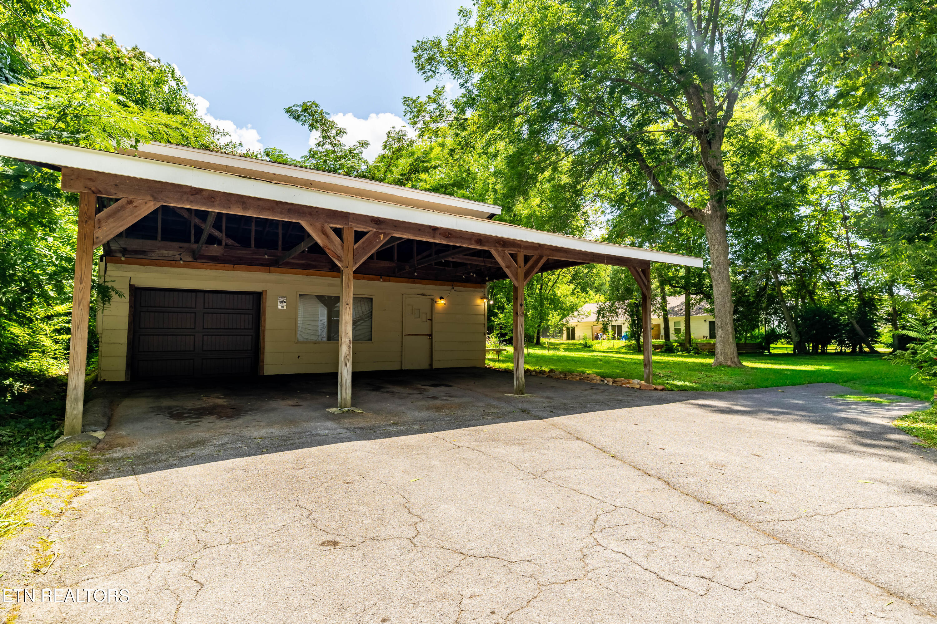 1014 Sevierville Road Maryville, TN 37804 - Photo 42 of 52 1014SeviervilleRd-45