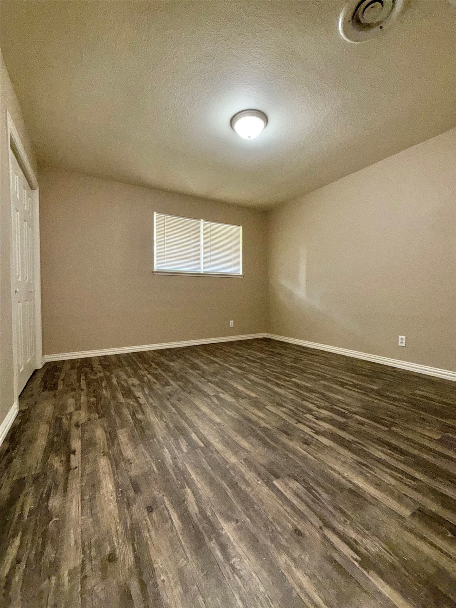 4520 Lamont Vidor, TX 77662 - Photo 11 of 23