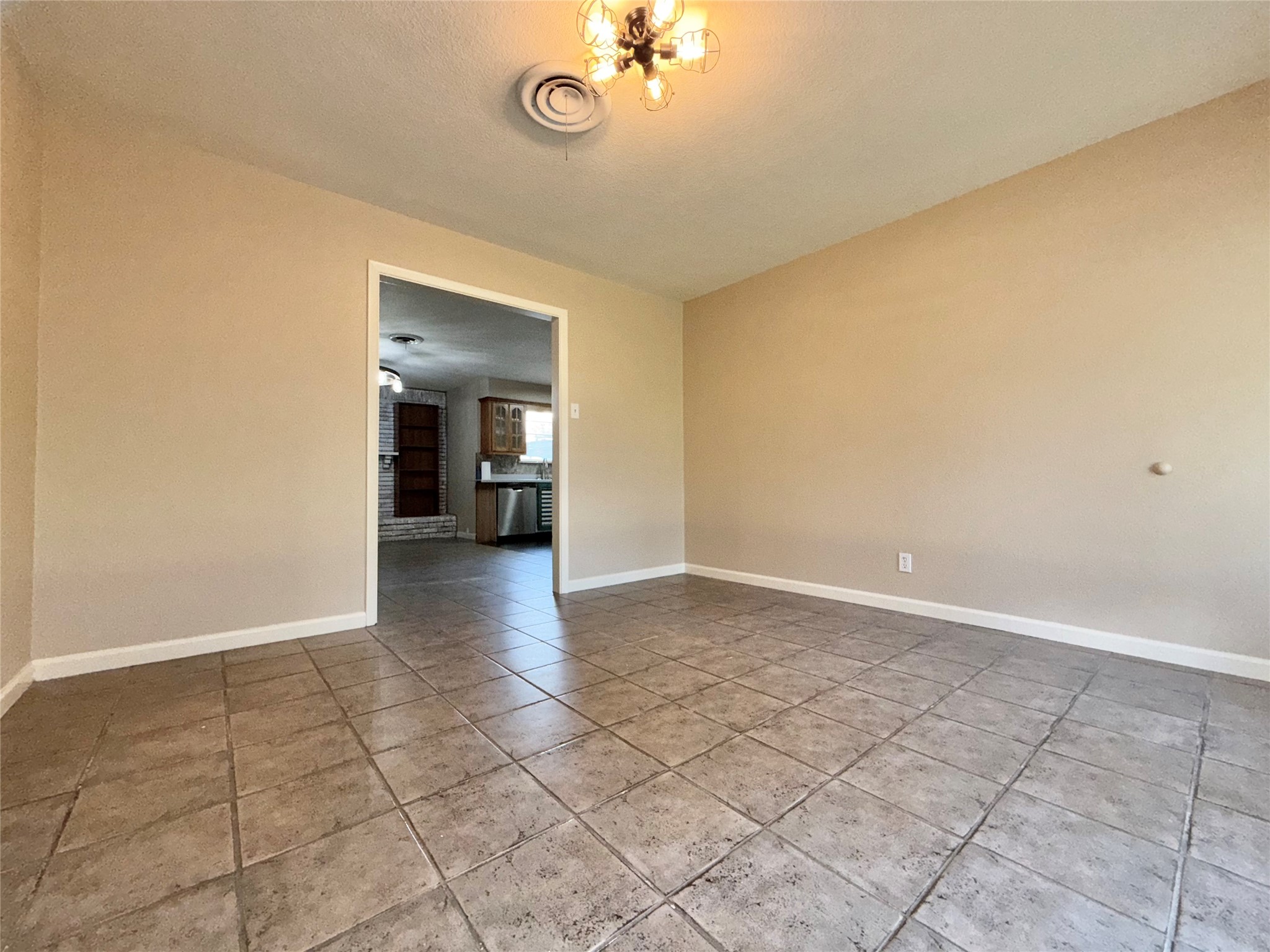 4520 Lamont Vidor, TX 77662 - Photo 3 of 23