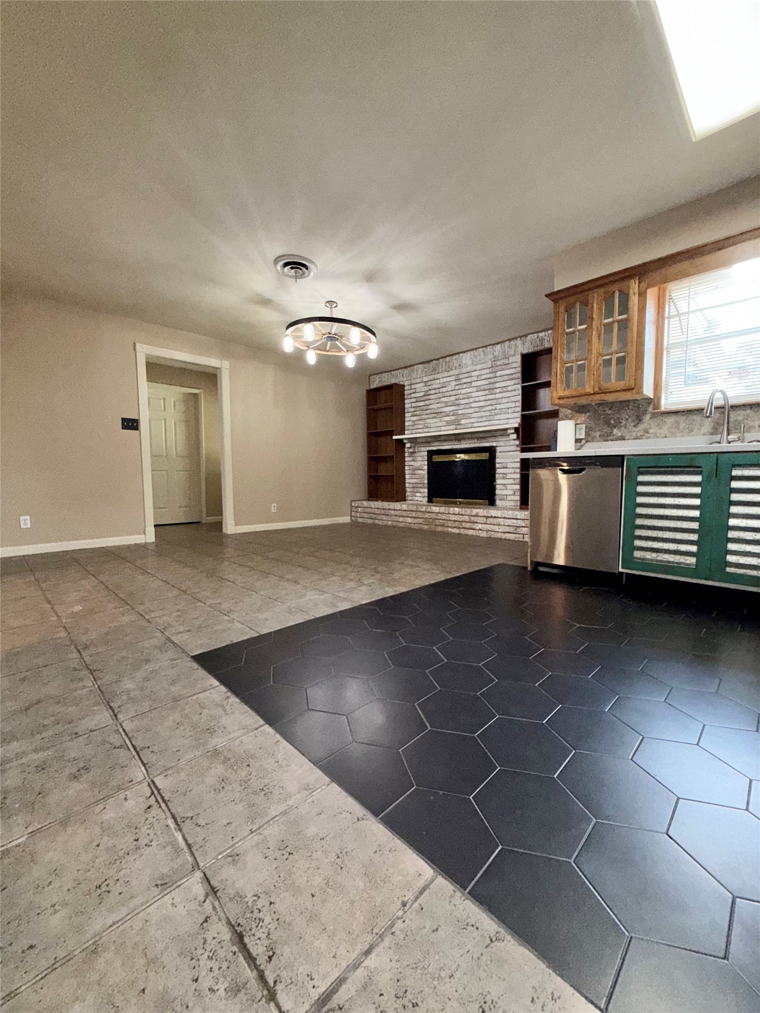 4520 Lamont Vidor, TX 77662 - Photo 7 of 23