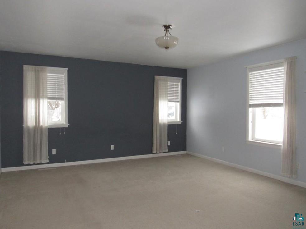 5716 Oakes Avenue Superior, WI 54880 - Photo 11 of 29