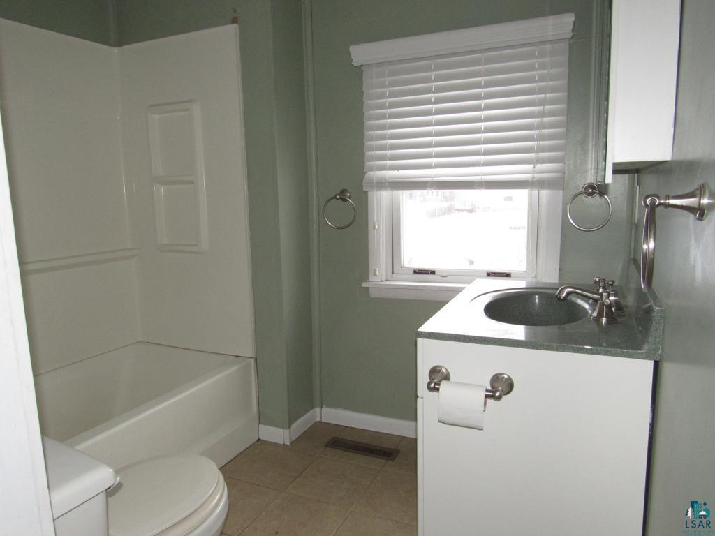 5716 Oakes Avenue Superior, WI 54880 - Photo 13 of 29