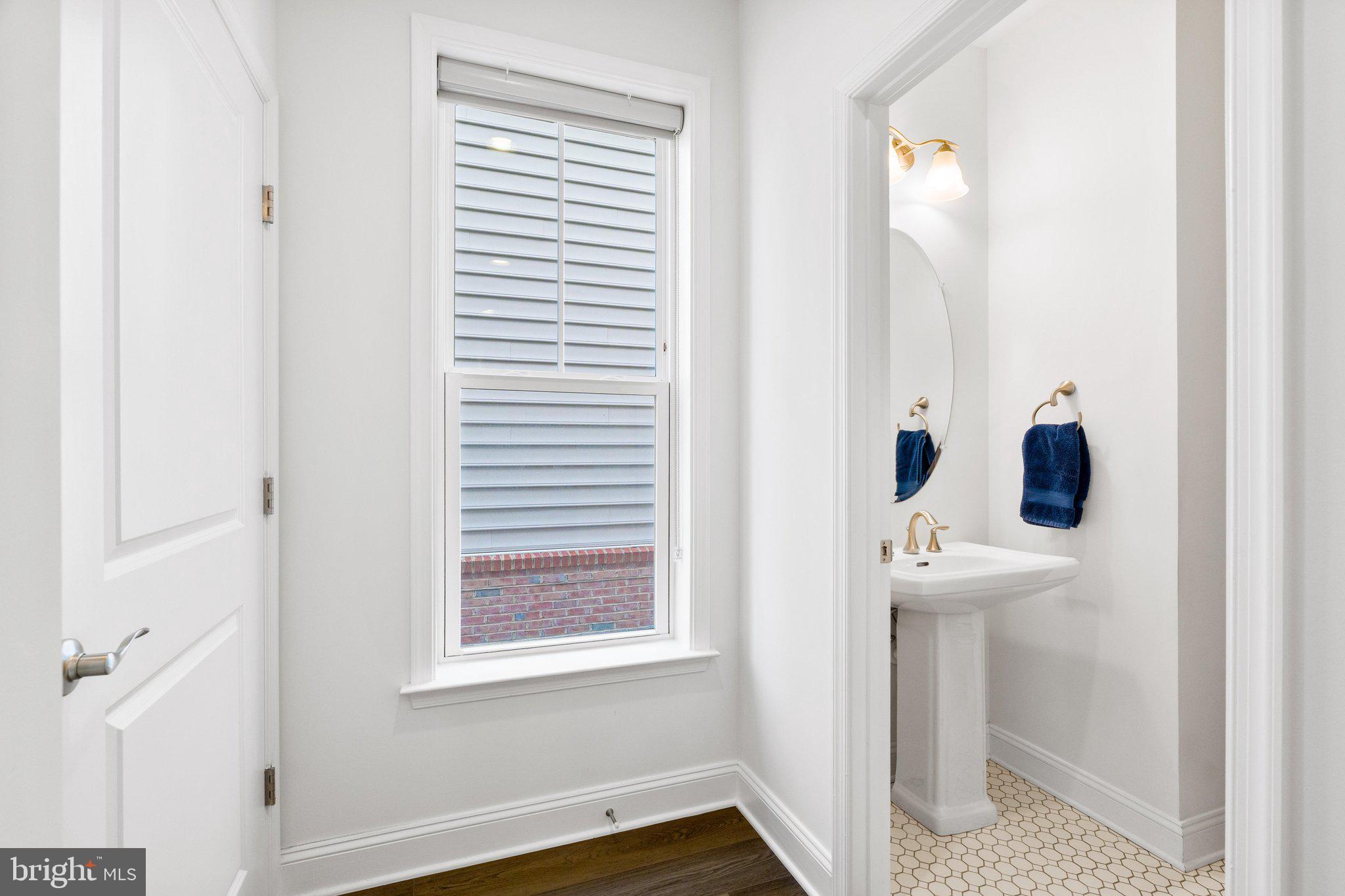 962 Holden Road Frederick, MD 21701 - Photo 18 of 53 Main floor half bathroom