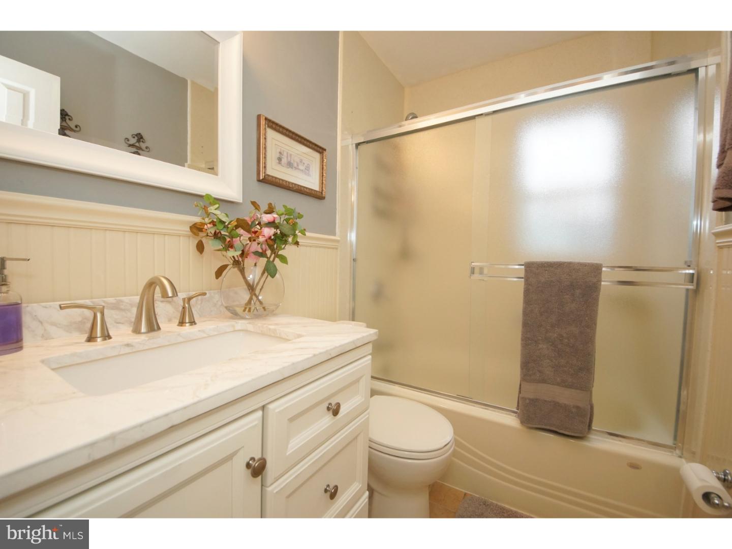 2 Hobbs Road Hamilton, NJ 08619 - Photo 16 of 25 Bathroom