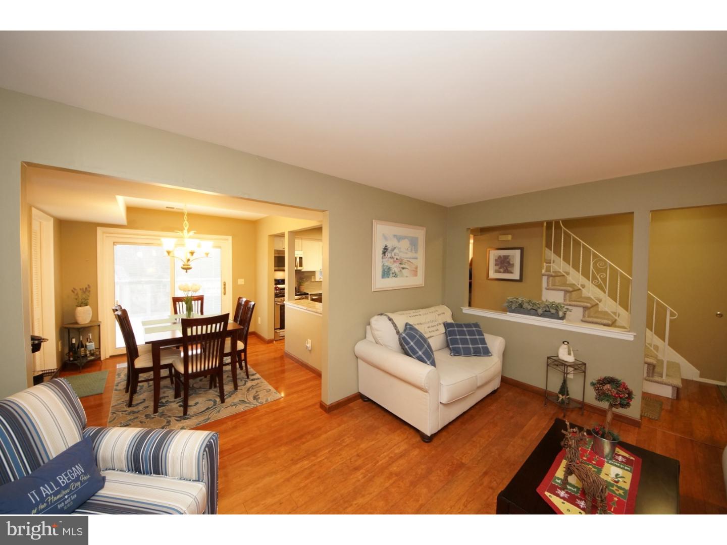 2 Hobbs Road Hamilton, NJ 08619 - Photo 6 of 25 Living Room