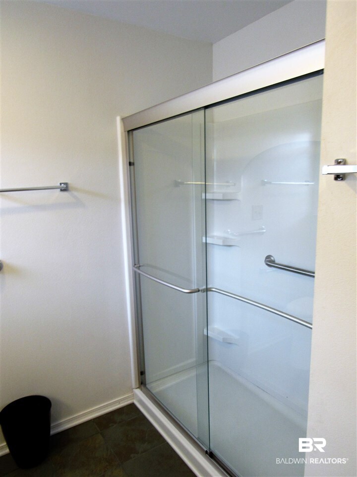 510 Ariel Avenue Foley, AL 36535 - Photo 10 of 18 Custom shower!