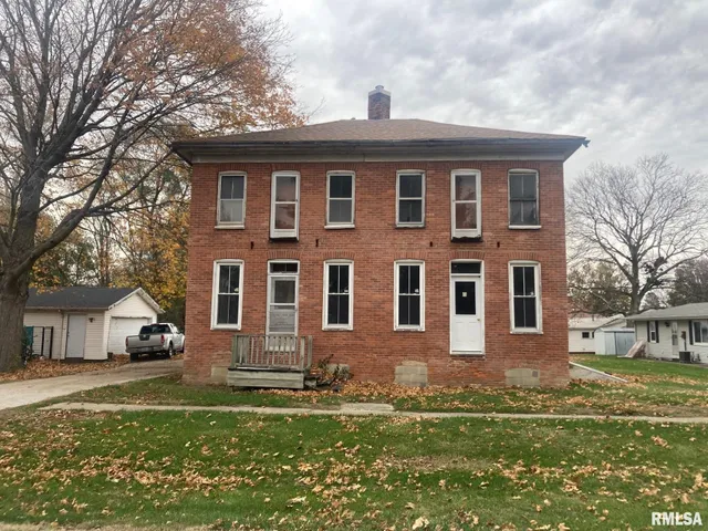 $19,500 | 185 East Maple Street, Roseville, IL 61473