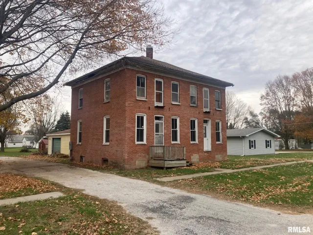 $19,500 | 185 East Maple Street, Roseville, IL 61473