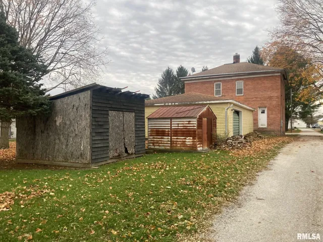 $19,500 | 185 East Maple Street, Roseville, IL 61473