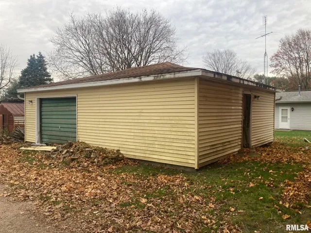 $19,500 | 185 East Maple Street, Roseville, IL 61473