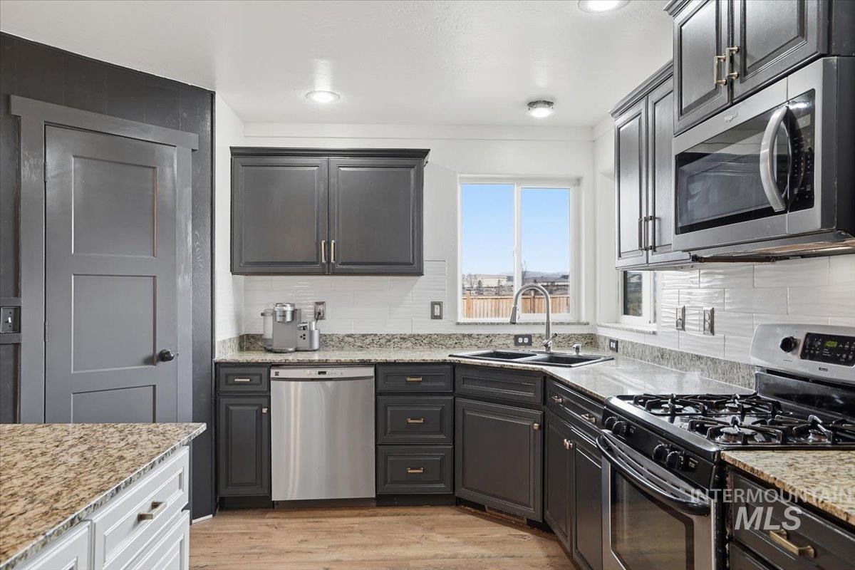 1430 Northeast Urwin Street Mountain Home, ID 83647 - Photo 13 of 47