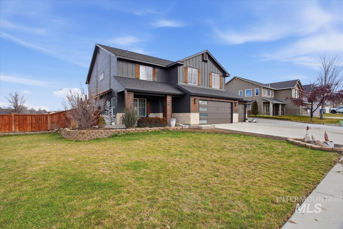 1430 Northeast Urwin Street Mountain Home, ID 83647 - Photo 3 of 47