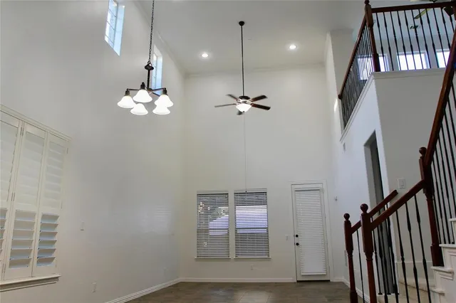 en view of an entryway with wooden floor