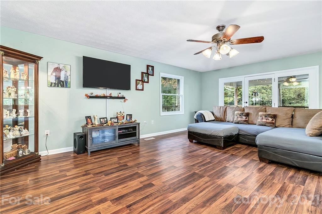 166 Pegg Road Marshall, NC 28753 - Photo 14 of 48 Gallery Image 14