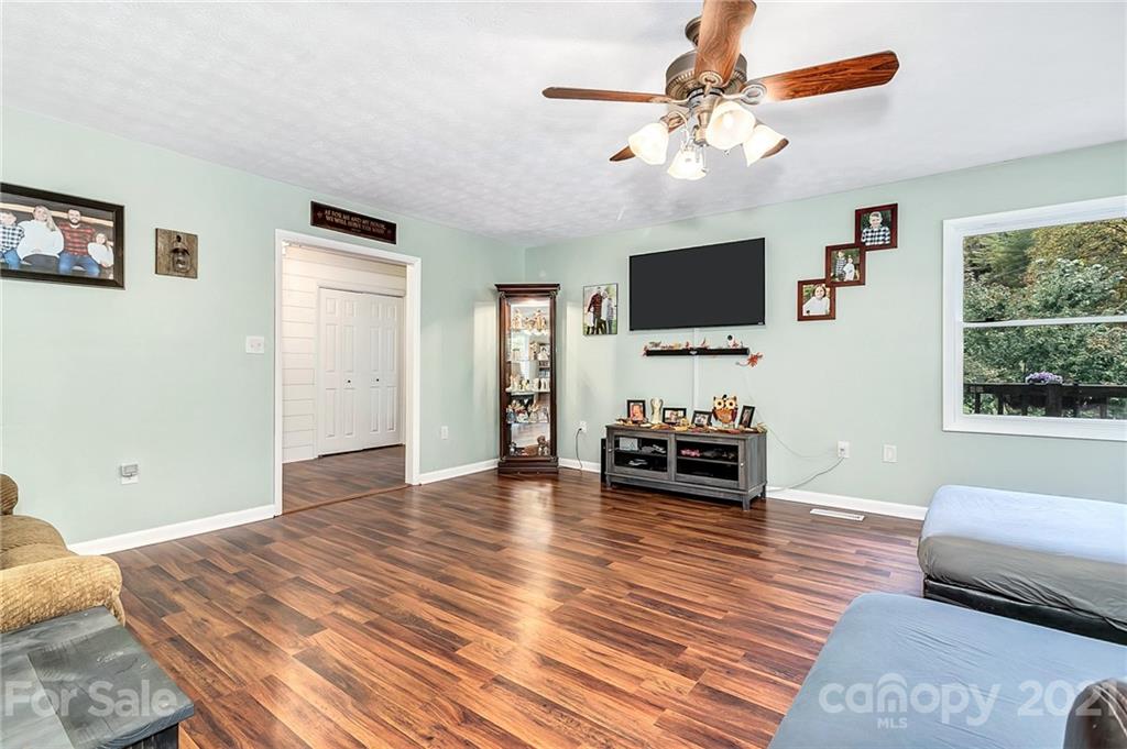 166 Pegg Road Marshall, NC 28753 - Photo 15 of 48 Gallery Image 15