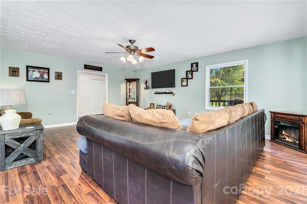 166 Pegg Road Marshall, NC 28753 - Photo 18 of 48 Gallery Image 18