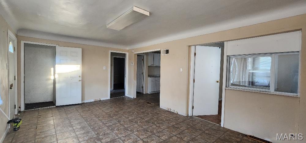 2350 Chambers Road St. Louis, MO 63136 - Photo 5 of 36