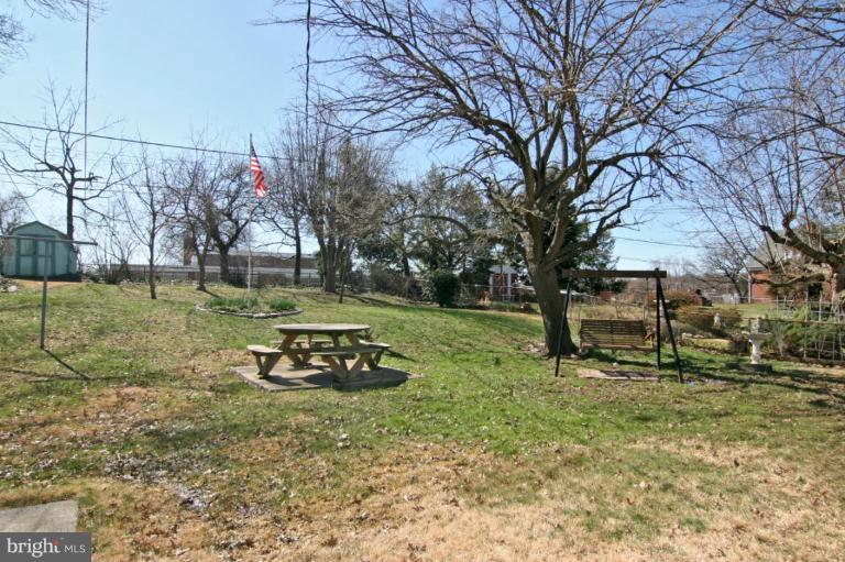 4703 Mawani Road Baltimore, MD 21206 - Photo 14 of 26 Back yard