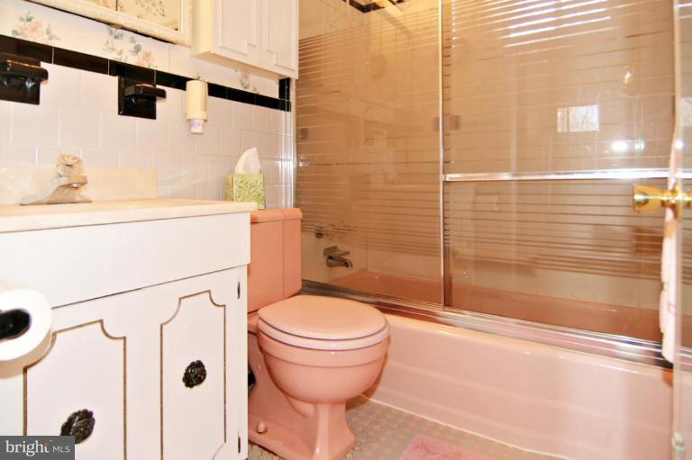4703 Mawani Road Baltimore, MD 21206 - Photo 20 of 26 Bath #1