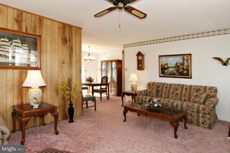 4703 Mawani Road Baltimore, MD 21206 - Photo 3 of 26 Living Room #2