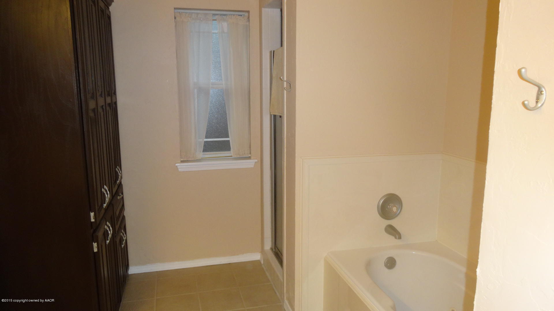8111 Sheldon Road Amarillo, TX 79119 - Photo 29 of 38 Separate Shower