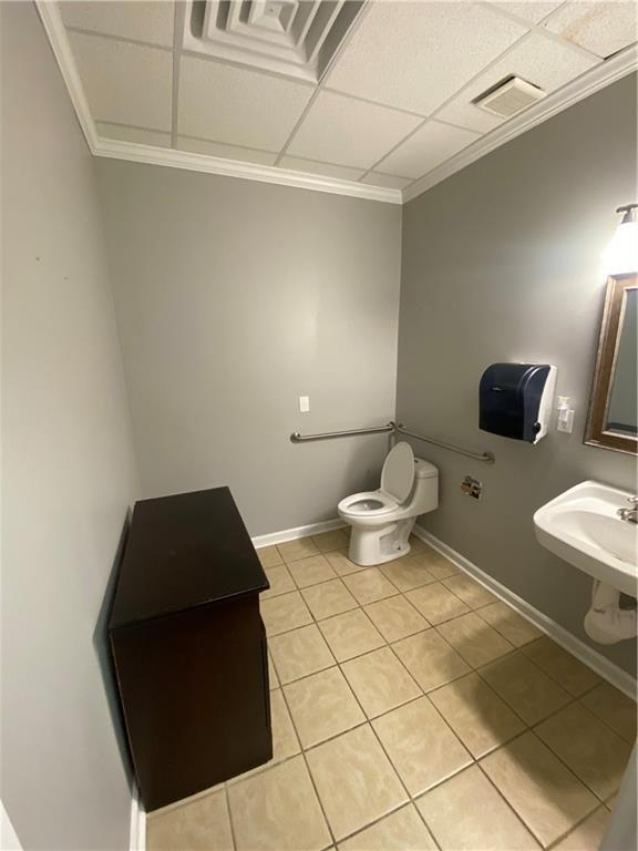 3004 Highland Station Drive Suwanee, GA 30024 - Photo 5 of 7 a bathroom with a toilet and a sink