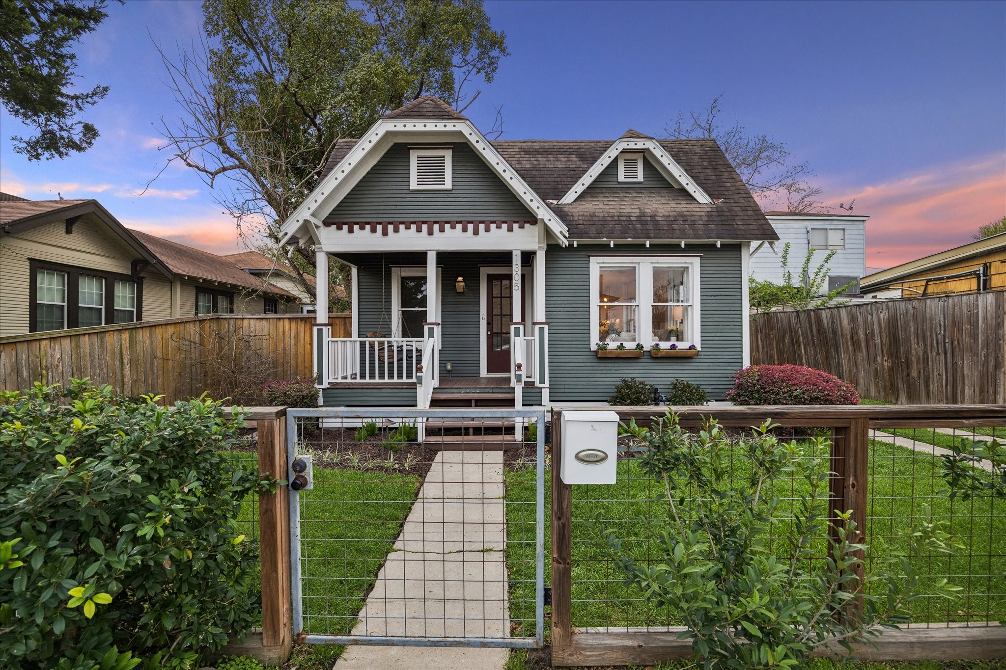 1305 Enid Street Houston, TX 77009 - Photo 2 of 32