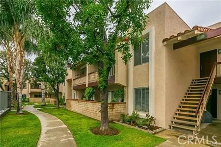 $2,450 | 700 West La Veta Avenue, Unit R6, Orange, CA 92868