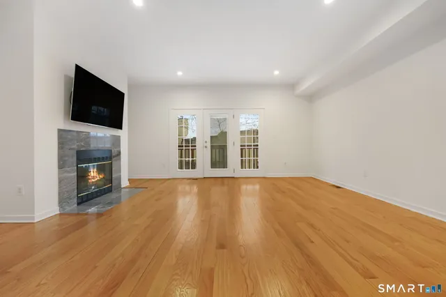 $6,000 | 132 Hope Street, Unit C, Stamford, CT 06906