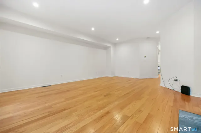 $6,000 | 132 Hope Street, Unit C, Stamford, CT 06906