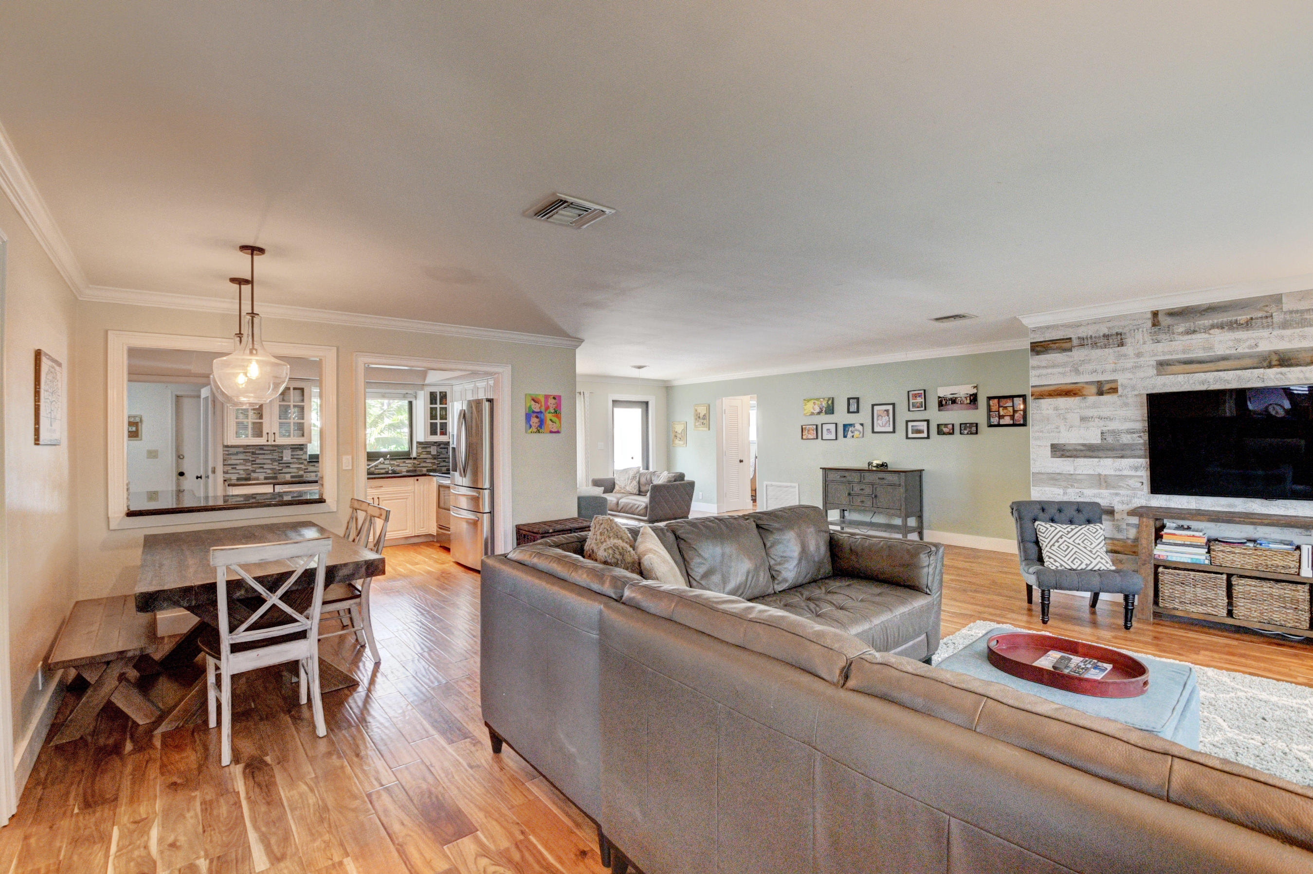 801 Southwest 1st Street Boca Raton, FL 33486 - Photo 11 of 43 FAMILY/DINING/KITCHEN