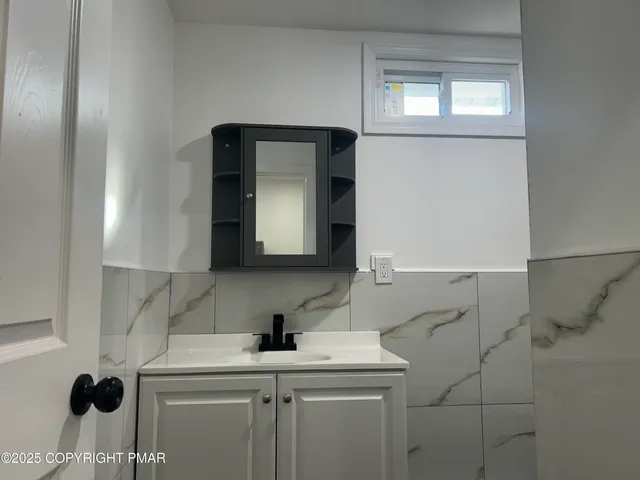 $1,300 | 222 East Patterson Street, Unit 2, Lansford, PA 18232