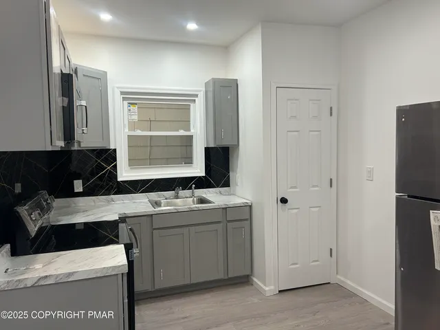 $1,300 | 222 East Patterson Street, Unit 2, Lansford, PA 18232