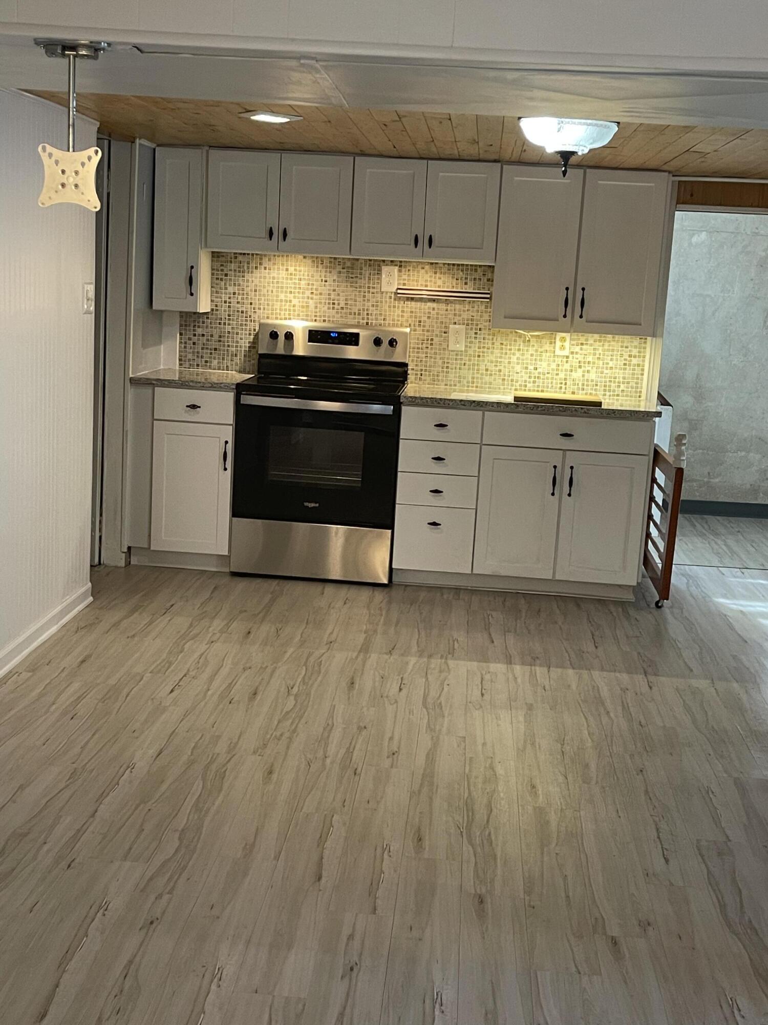 5724 Yellow Mountain Road Roanoke, VA 24014 - Photo 13 of 29 2278CBBA-BE98-4954-8644-2E87BDFFF815
