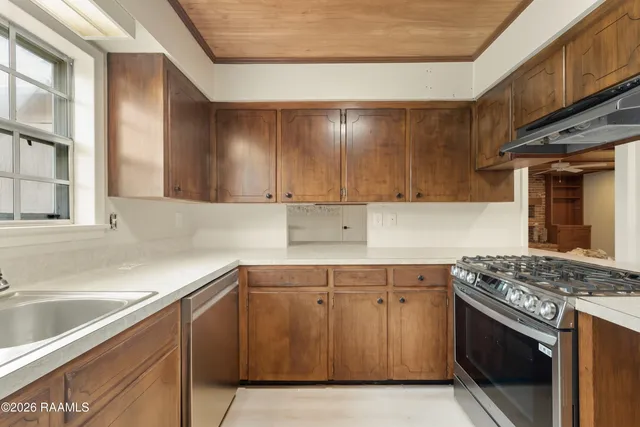 $4,000 | 1401 E Bayou, Lafayette, LA 70508