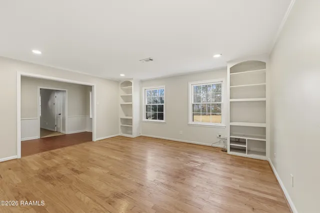 $4,000 | 1401 E Bayou, Lafayette, LA 70508