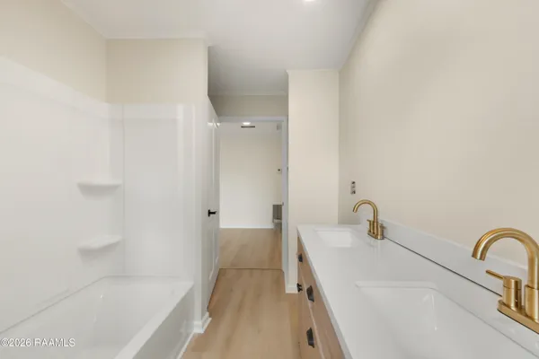 $4,000 | 1401 E Bayou, Lafayette, LA 70508