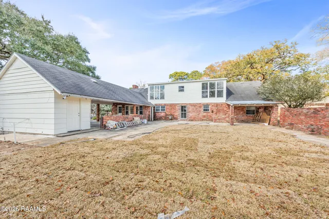 $4,000 | 1401 E Bayou, Lafayette, LA 70508