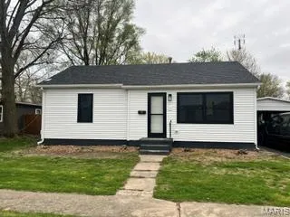 $82,000 | 614 East Tyler Avenue, Litchfield, IL 62056