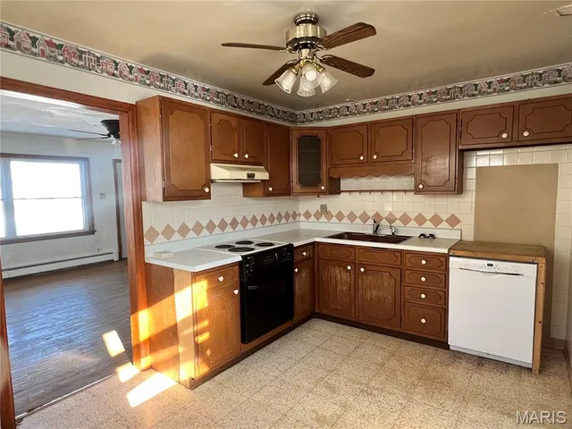 $97,000 | 614 East Tyler Avenue, Litchfield, IL 62056