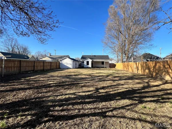 $82,000 | 614 East Tyler Avenue, Litchfield, IL 62056