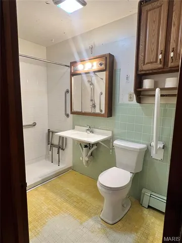 $97,000 | 614 East Tyler Avenue, Litchfield, IL 62056