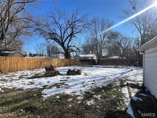 $97,000 | 614 East Tyler Avenue, Litchfield, IL 62056