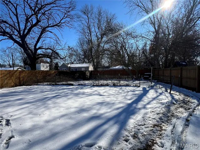 $97,000 | 614 East Tyler Avenue, Litchfield, IL 62056