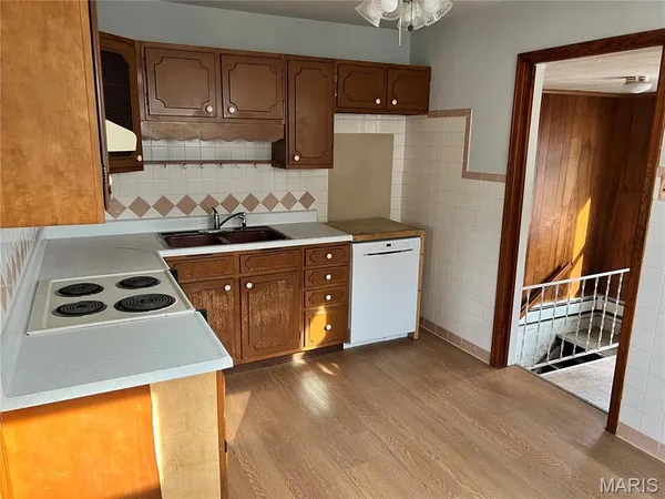 $82,000 | 614 East Tyler Avenue, Litchfield, IL 62056