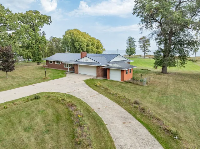 $579,500 | 5286 County Highway North, Oconto, WI 54153
