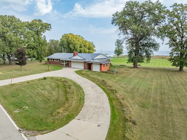 $579,500 | 5286 County Highway North, Oconto, WI 54153