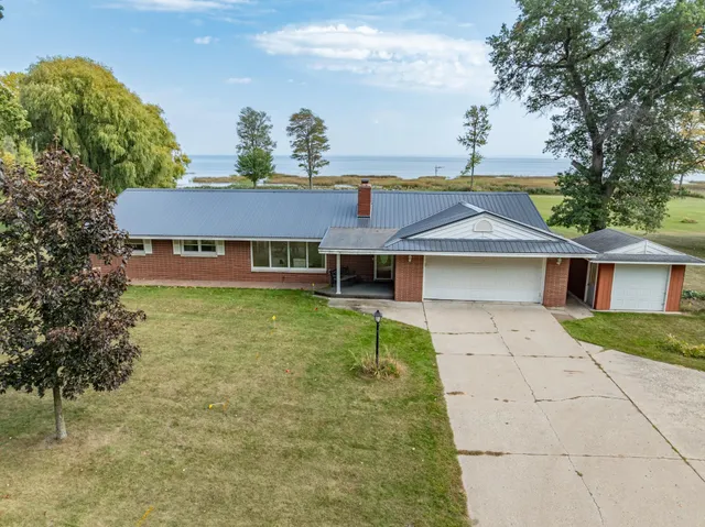 $579,500 | 5286 County Highway North, Oconto, WI 54153